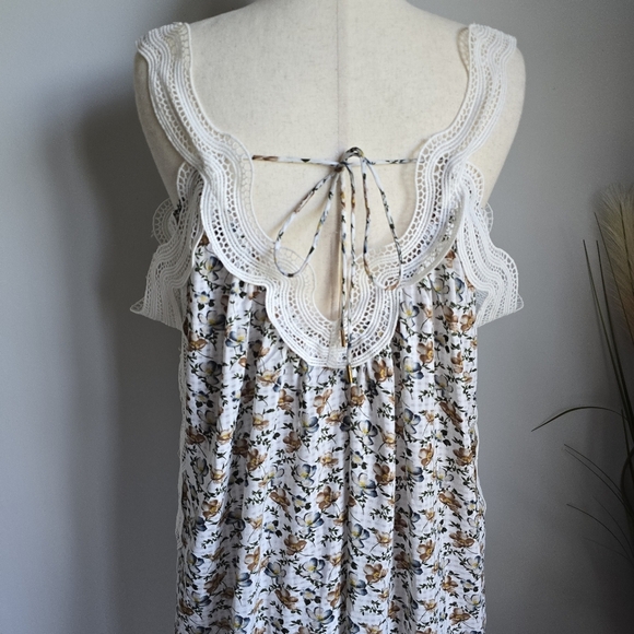 Revolve ELLIATT White Floral Print Elixir Lace Trim Oversized Dress Size Small - Picture 9 of 13